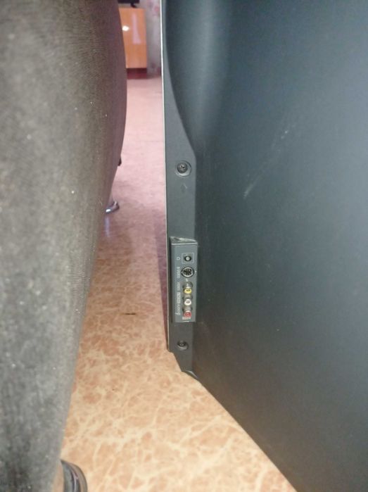 Телевизор LG Flatron (б/у, в отличном состоянии)