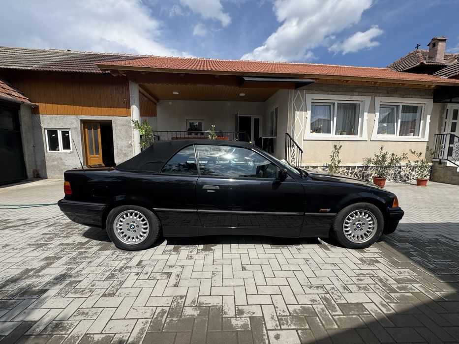 BMW 320iA Cabrio Retromobil
