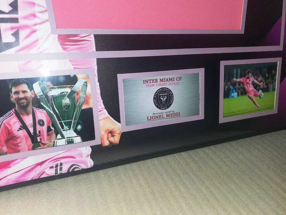 Форма Месси в рамке.Сезон 2024/25г Messi Inter Miami T-shirt in frame.