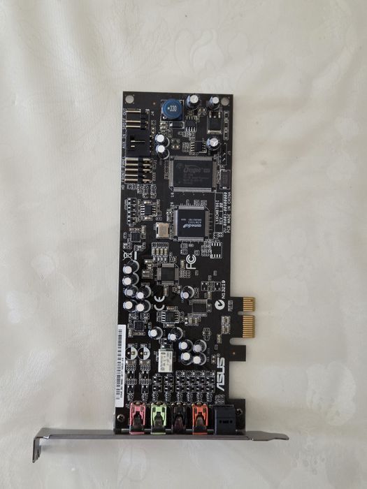 звуковая карта Asus Xonar DGX.