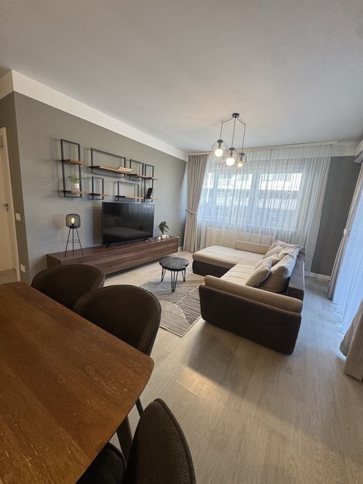 Apartament de închiriat 3 Camere, 2 băi- PRIMA ONEȘTILOR!