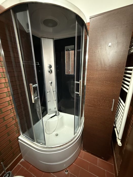 Garsoniera decomandata 36m2. 2 balcoane, centrala proprie.