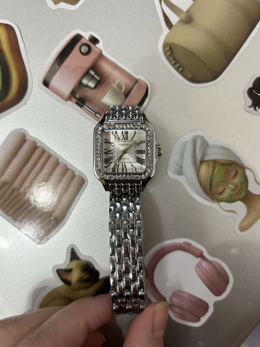 Наручные женские часы