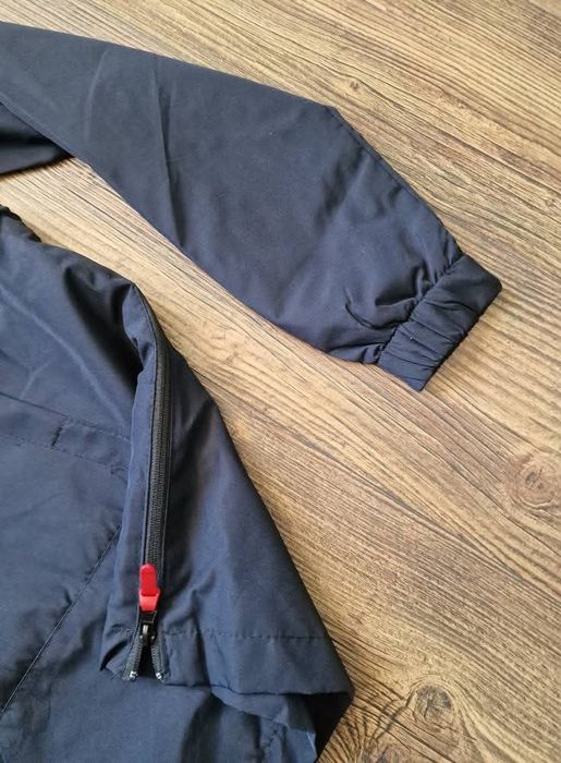 Страхотна мъжка ветровка яке HB размер  M L 2XL 

Мъжка ветровк