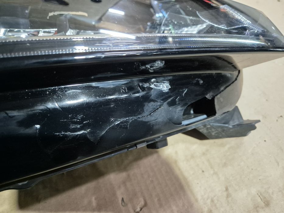 Десен фар SKODA Octavia IV full led 5E4 941 016 Шкода Октавия