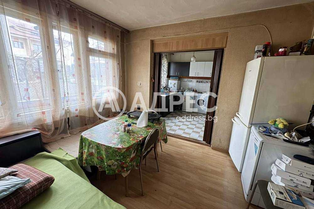 Продава КЪЩА, гр. Попово