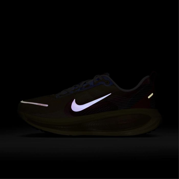 Nike Vomero 18 SE