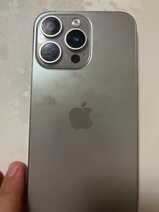 Айфон 15 про мах.