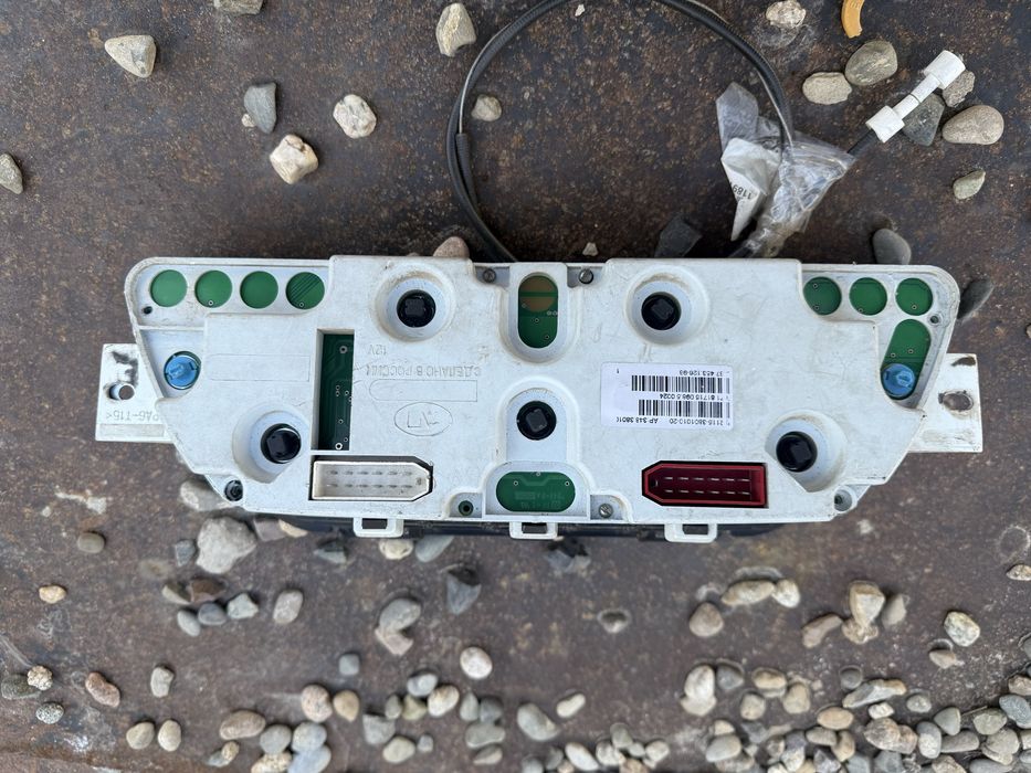 НИВА-2121 щиток прибор