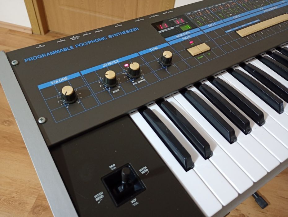 Korg POLY 61 sintetizator analogic orgă pian