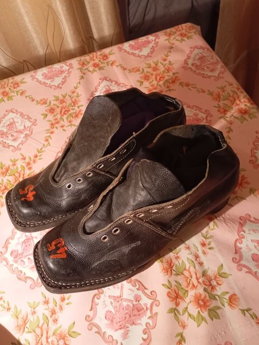 Продам лыжные ботинки