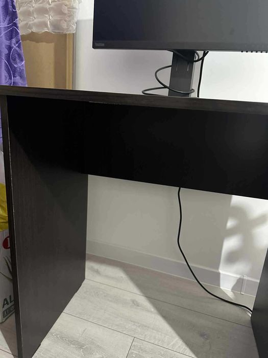 Birou pal de culoare maro