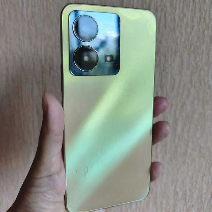 Смартфон Vivo Y35