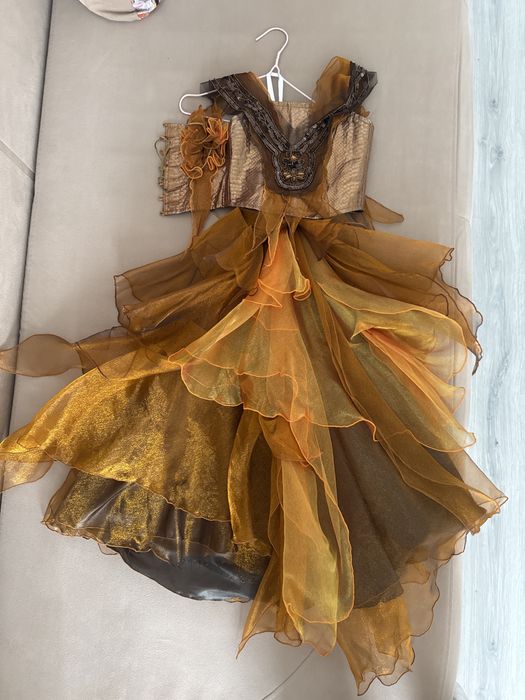 Продам костюм для девочки