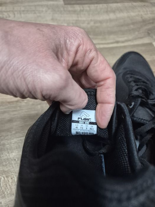 Чисто нови маратонки Флейър Flair