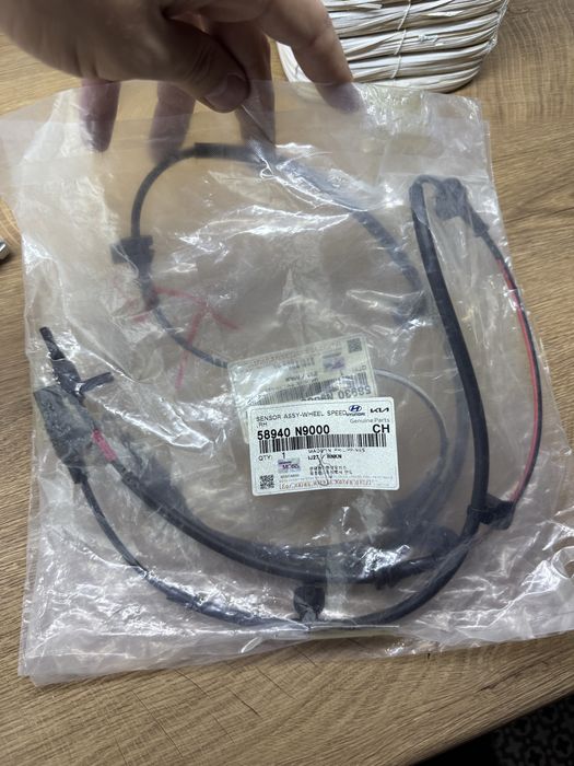 Датчик ABS хюндай туксон NX4