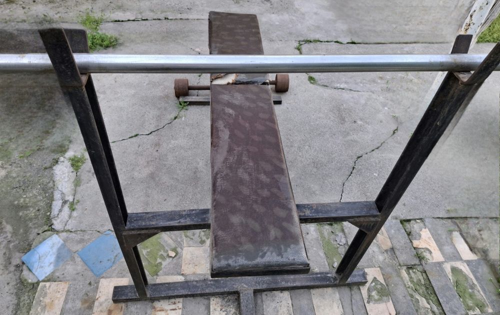 Тренажёр, штанга,гантели