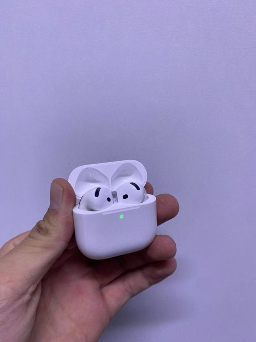 AirPods 4