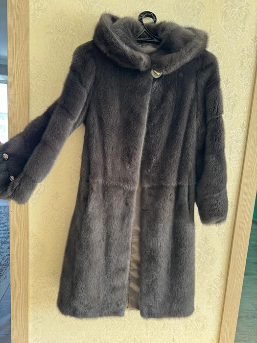 Продам норковую шубу