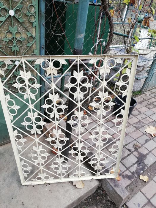 Grilaje din fier pentru geamuri și uși