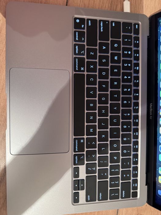 MacBook Air m1 ..