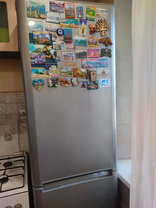 Холодильник Indesit