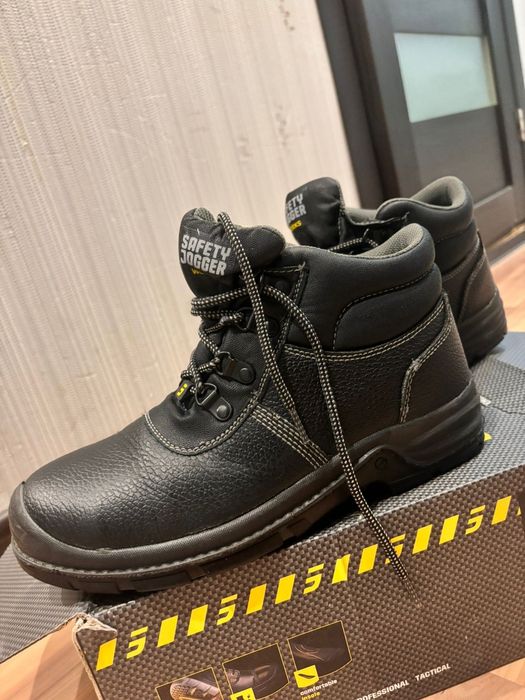 Спецодежда зимняя куртка и обувь