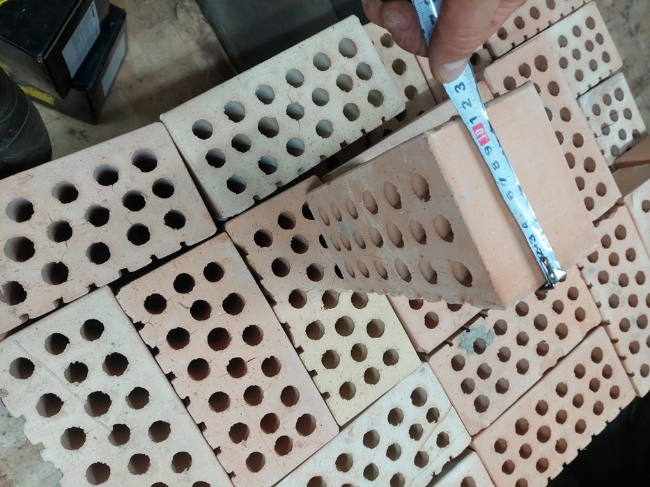 Продам кирпич для кладки стен
