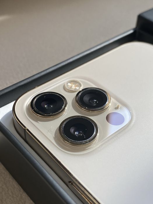 iPhone 12 Pro - 256GB, impecabil