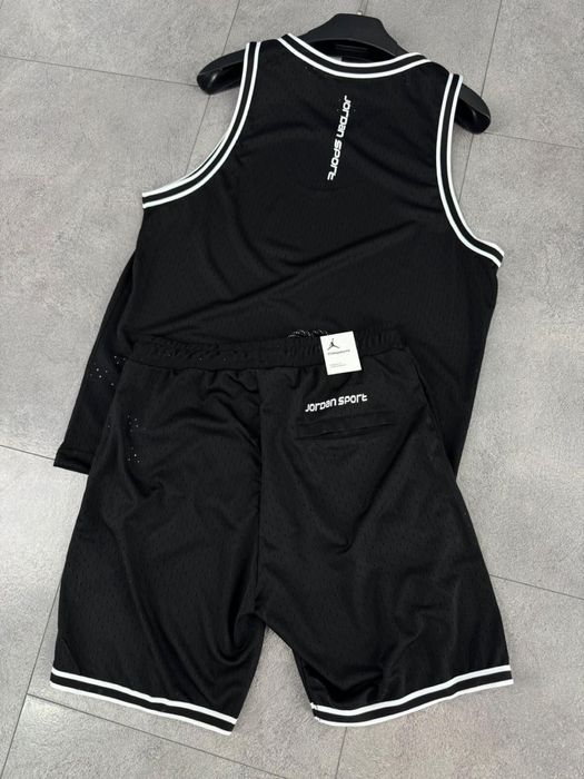 Compleu Jordan barbati