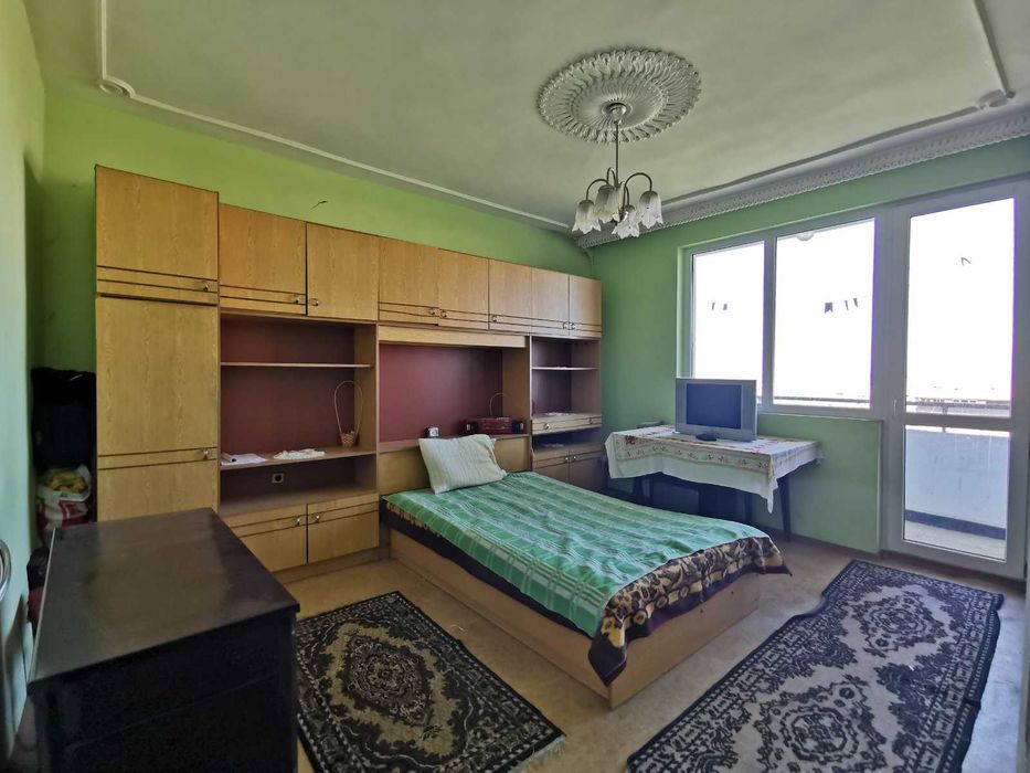 Продава се Тристаен апартамент в Русе, Дружба 3 - 104 кв.м за 932 €/кв.м - Снимка #2