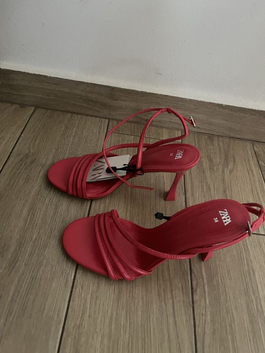 Sandale zara noi