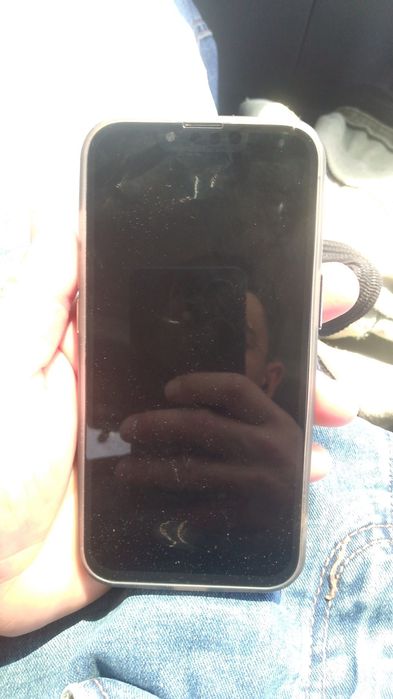 Iphone 12 pro holati idial yaxshi ishlaydi i sotiladi pul zar