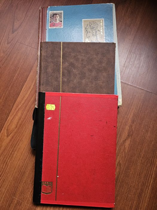 Trei clasoare pline cu timbre, România, nestampilate