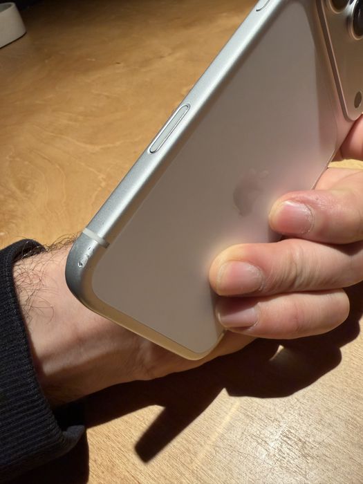 Продам Iphone 17 pro Max 256 GB   590 тысячь тенге