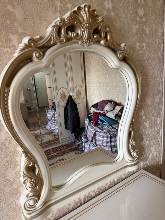 тумба с зеркалом