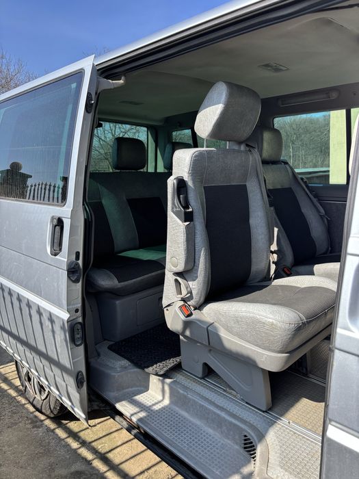 Vând :Volkswagen Multivan 2.5TDI