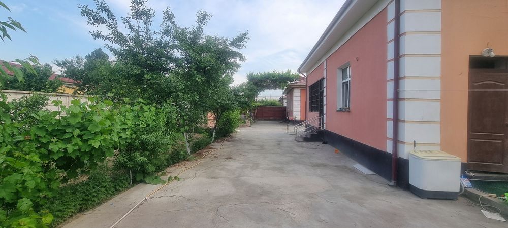 Зудликда Поп тумани Поп МФЙ худудида қурилган коттежлар сотилади