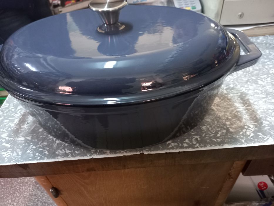 Cratiță fontă emailată 7,5 L pentru friptură de rață la cuptor