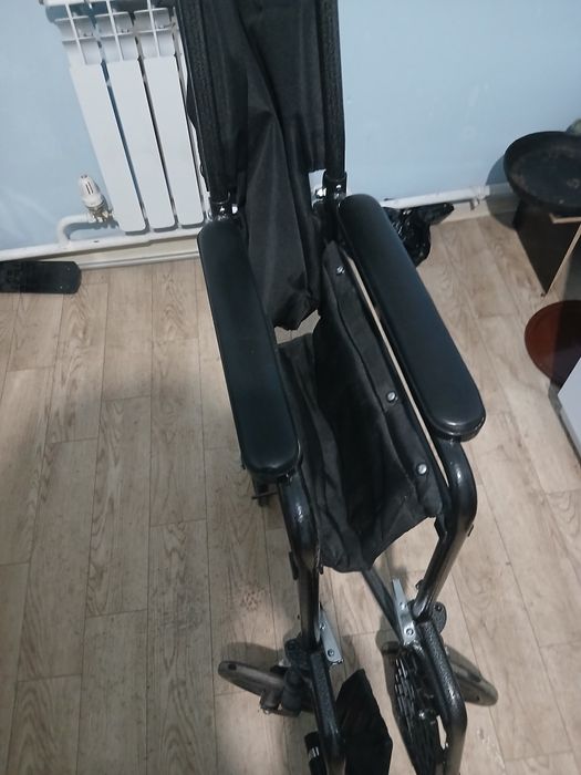 Продам Инвалидное кресло