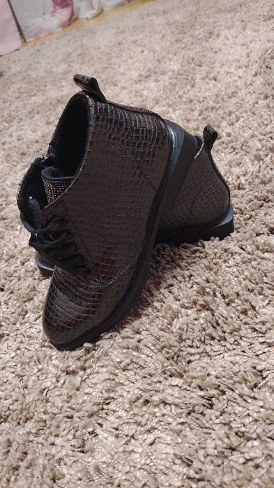 Botine Ghete dama cu sireturi noi marime 37 elegante