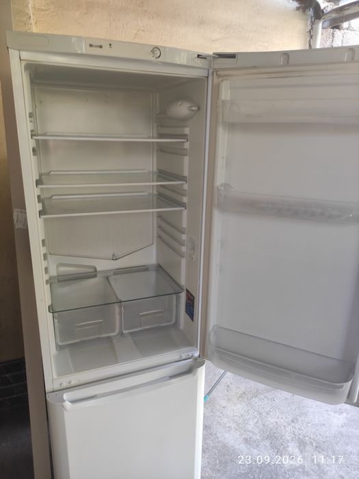 Продается Холодильник indesit