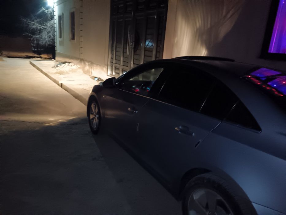 2009 yil ishlab chiqarilgan bir kishi mingan, old farasi almashtirilga