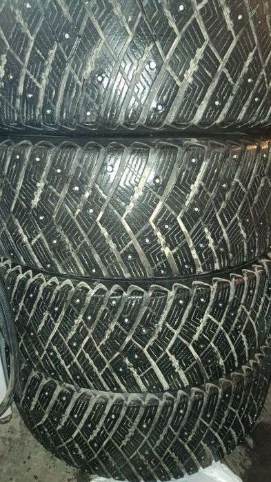 Продам комплект 235/60/18