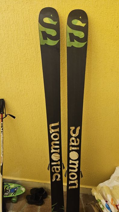 Ски Sаlmon Mustang карвинг, Race Inspired