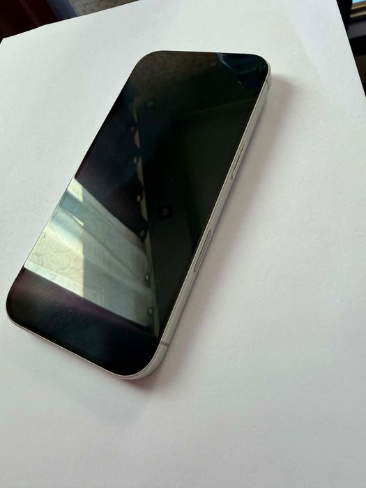 Телефон Iphone 16 128GB цвят бял