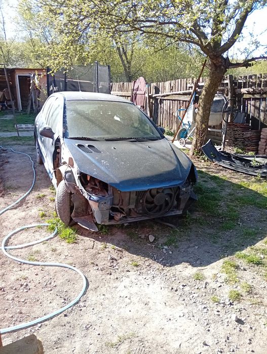 Peugeot 206 TDI avariat