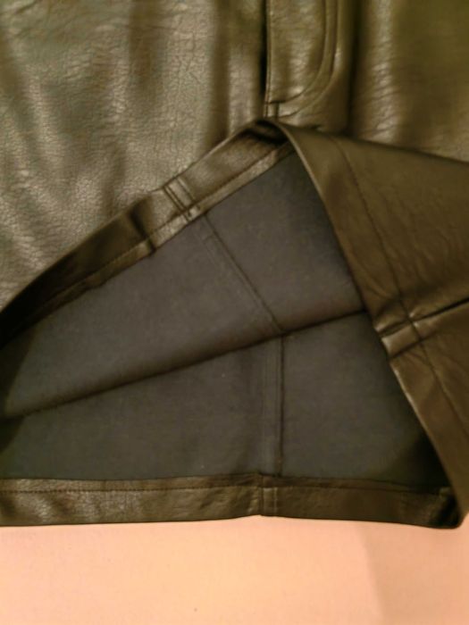 Reserved кожена пола по тялото