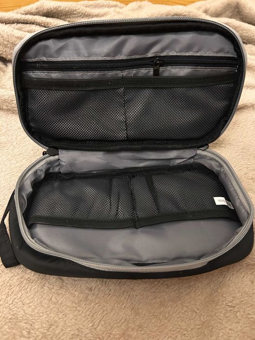 Компактен органайзер/калъф за кабели и аксесоари