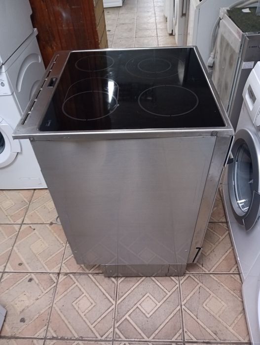 Иноксова свободно стояща печка с керамичен плот Bosch 2години гаранция